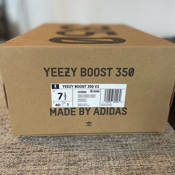 Yeezy 350 Boost - Picture 11 of 13
